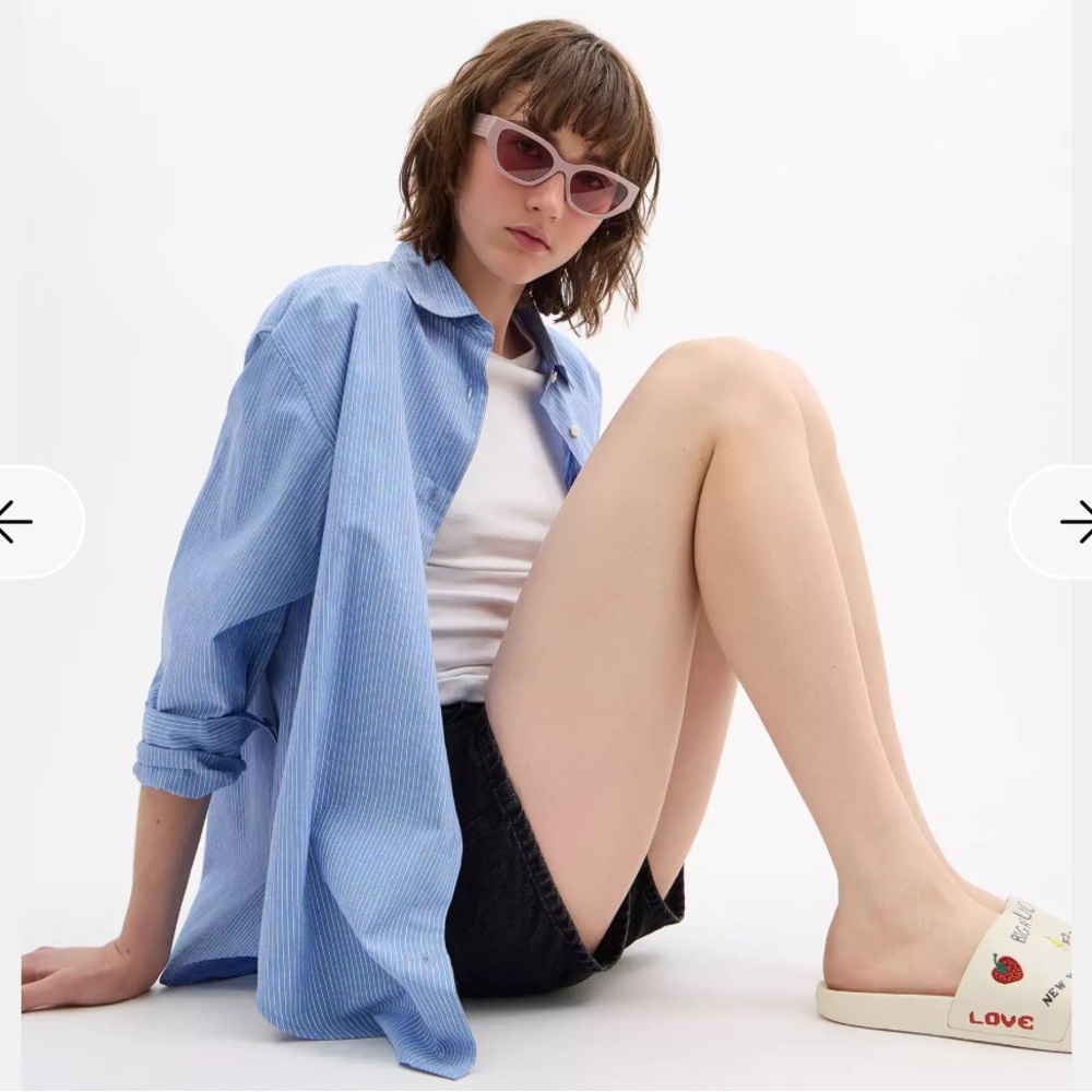 Coach Cream Sandals with Graphic Design - Picture 6 of 14